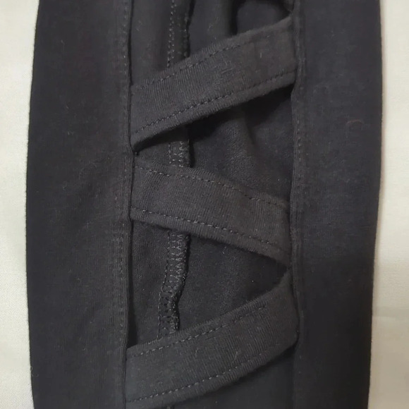 Express Peek-A-Boo Cutout Leggings, Color Black Size S - Picture 14 of 15
